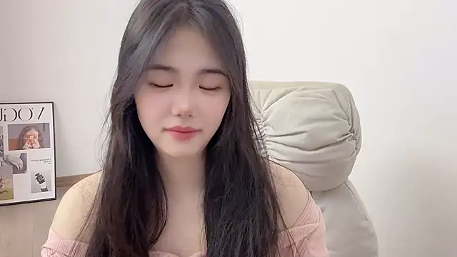 suki-1 online show from 04/13/26, 09:35