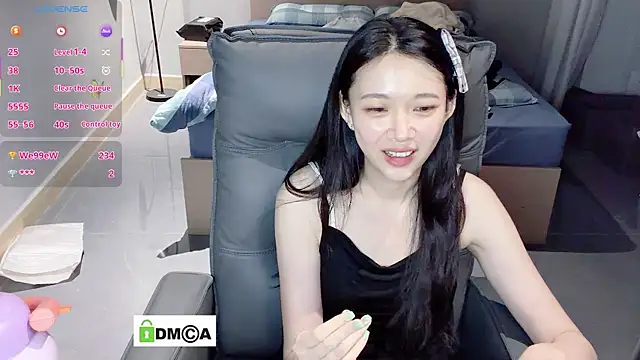 NiNi-baby520 online show from 04/23/26, 03:02