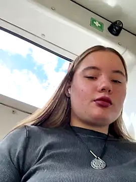 Snapshot of StephanieMur chatting on 09/21/25, 06:07 StephanieMur online show from 09/21/25, 06:07