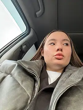 StephanieMur online show from 12/05/25, 07:40