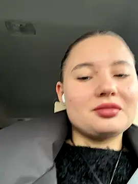 Snapshot of StephanieMur chatting on 10/03/25, 06:04 StephanieMur online show from 10/03/25, 06:04