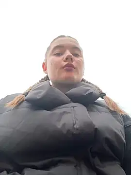 Snapshot of StephanieMur chatting on 09/25/25, 04:07 StephanieMur online show from 09/25/25, 04:07