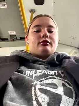 Snapshot of StephanieMur chatting on 09/15/25, 05:30 StephanieMur online show from 09/15/25, 05:30