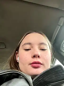 StephanieMur online show from 11/19/25, 04:01