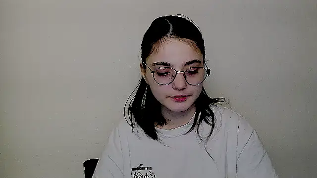 Snapshot of Sun_Shine__ chatting on 01/12/26, 11:20 Sun Shine online show from 01/12/26, 11:20