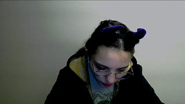 Snapshot of Sun_Shine__ chatting on 12/19/25, 04:49 Sun Shine online show from 12/19/25, 04:49