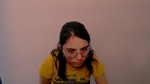 Sun Shine   online show from 05/15/26, 01:09