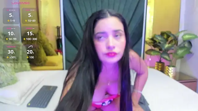 Snapshot of Emilysweet4u_ chatting on 10/15/25, 11:29 Emilysweet4u online show from 10/15/25, 11:29