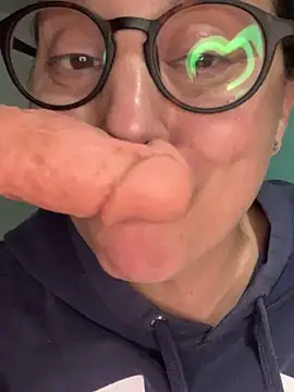 LupeLok online show from 10/08/25, 04:03