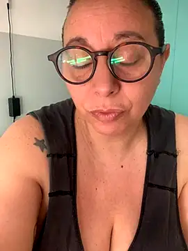 LupeLok online show from 11/03/25, 03:15