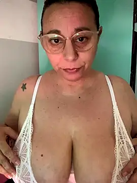 LupeLok online show from 11/18/25, 03:59