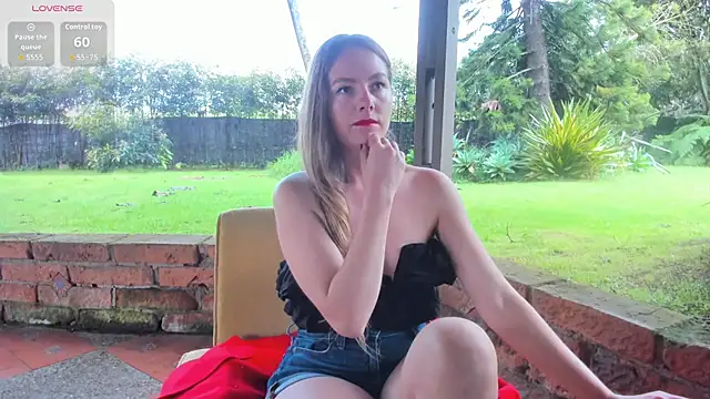 Angiehuston1 online show from 05/04/26, 01:58