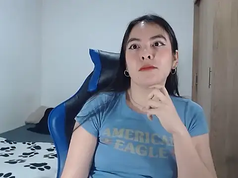 Snapshot of EloiseJun chatting on 09/18/25, 07:28 EloiseJun online show from 09/18/25, 07:28