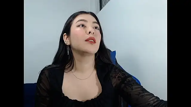 Snapshot of EloiseJun chatting on 07/15/26, 05:03 EloiseJun online show from 07/15/26, 05:03