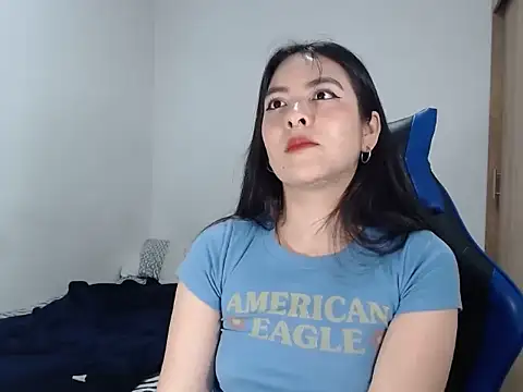 EloiseJun online show from 11/07/25, 01:54