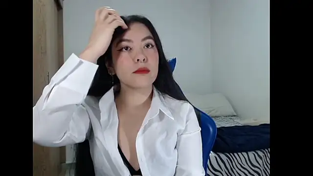 EloiseJun online show from 05/17/26, 05:40