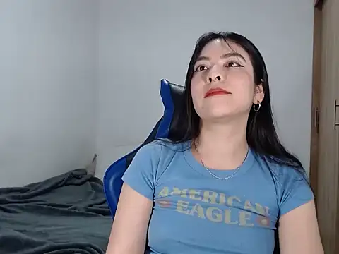 EloiseJun online show from 11/28/25, 03:50