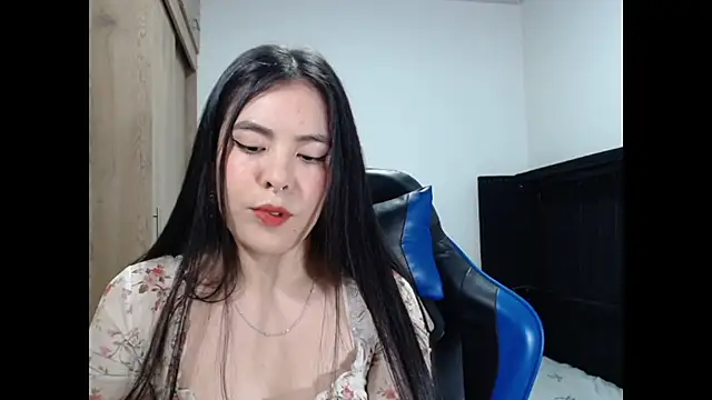 Snapshot of EloiseJun chatting on 07/19/26, 11:12 EloiseJun online show from 07/19/26, 11:12