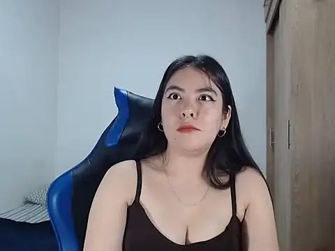 Snapshot of EloiseJun chatting on 09/27/25, 08:37 EloiseJun online show from 09/27/25, 08:37