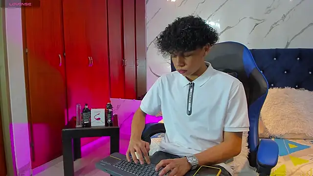  taylor black online show from 02/05/26, 09:32