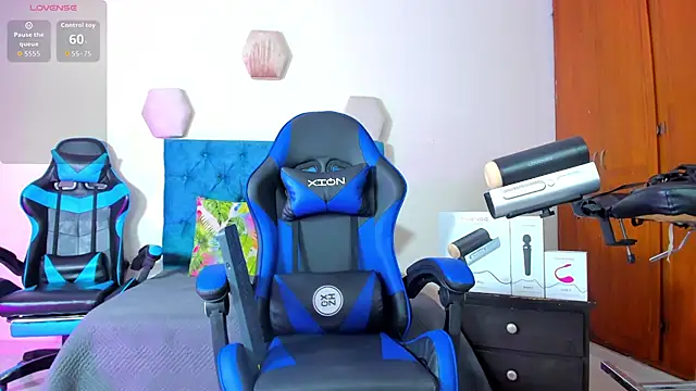 Snapshot of _taylor_black chatting on 09/24/25, 09:10  taylor black online show from 09/24/25, 09:10