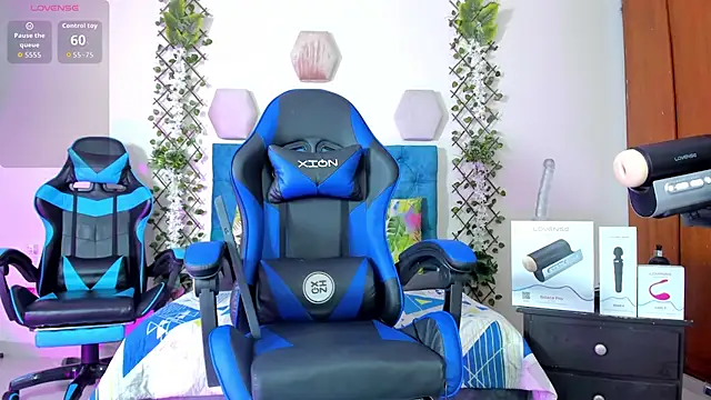 Snapshot of _taylor_black chatting on 09/30/25, 12:16  taylor black online show from 09/30/25, 12:16