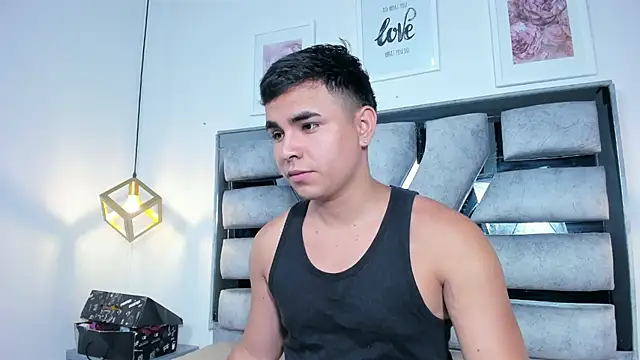 lianfox  online show from 03/26/26, 12:14