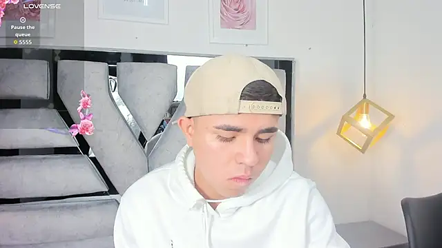 lianfox  online show from 11/01/25, 01:05