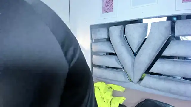 lianfox  online show from 04/09/26, 12:22