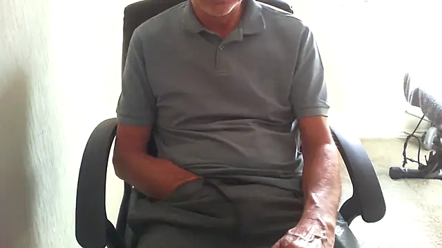 Snapshot of rogpb chatting on 06/18/26, 02:44 rogpb online show from 06/18/26, 02:44