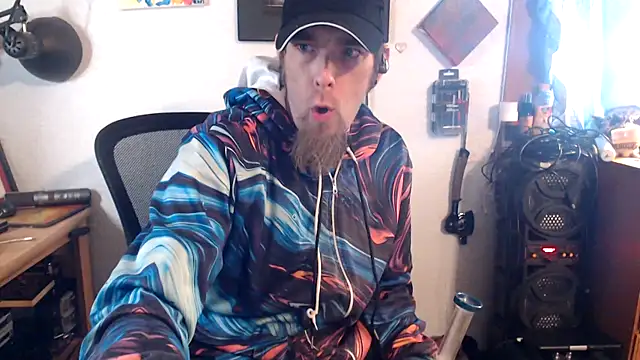 Snapshot of thejuicybacon chatting on 10/22/25, 05:45 thejuicybacon online show from 10/22/25, 05:45