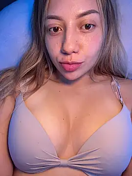 MissCat  online show from 11/29/25, 01:50