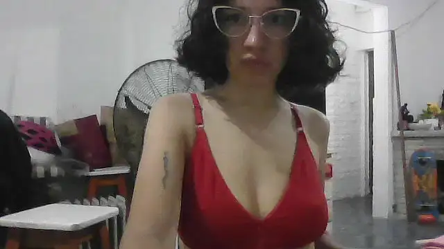 Snapshot of loliporomero chatting on 10/15/25, 10:51 loliporomero online show from 10/15/25, 10:51