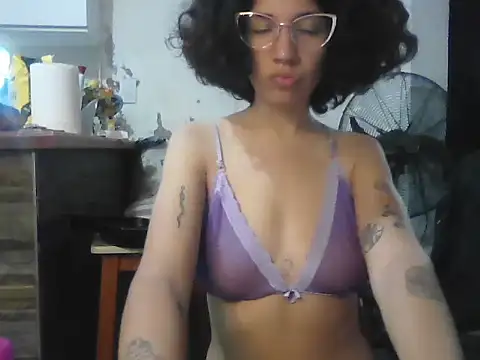 Snapshot of loliporomero chatting on 10/07/25, 02:01 loliporomero online show from 10/07/25, 02:01