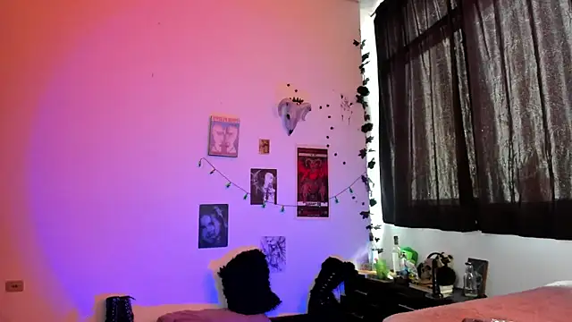 kattusauruss online show from 10/28/25, 08:08