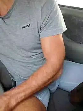 Snapshot of GreekGuyOutdoors chatting on 11/27/25, 06:03 GreekGuyOutdoors online show from 11/27/25, 06:03