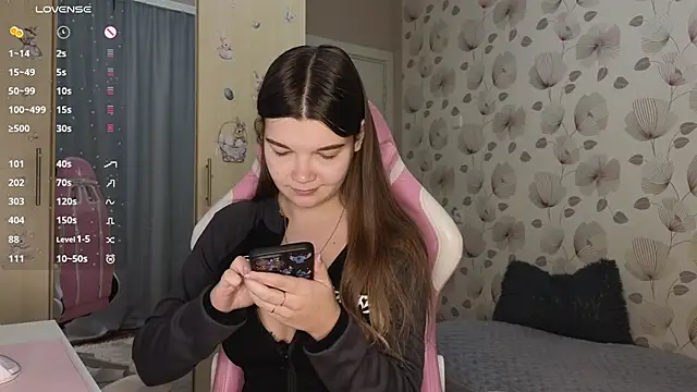  cute ice online show from 10/06/25, 05:08