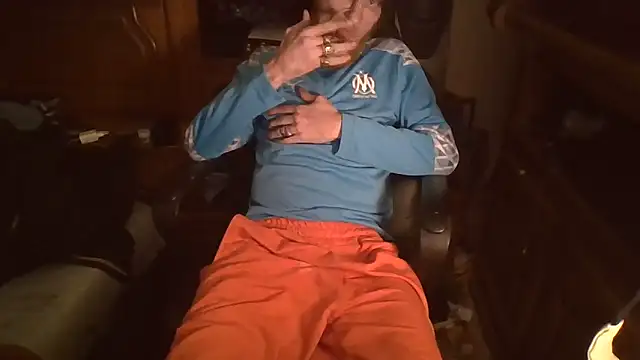 zipman92 online show from 12/16/25, 06:23