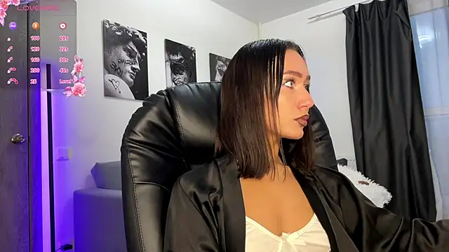 Lisa Shultz online show from 10/12/25, 01:12