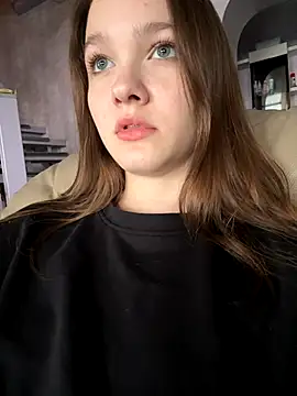 MichelleRoux online show from 10/03/25, 10:39