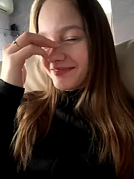 MichelleRoux online show from 10/04/25, 10:50