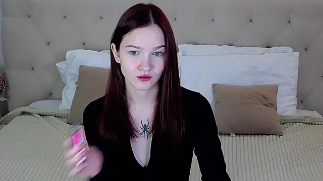 MichelleRoux online show from 11/05/25, 01:03