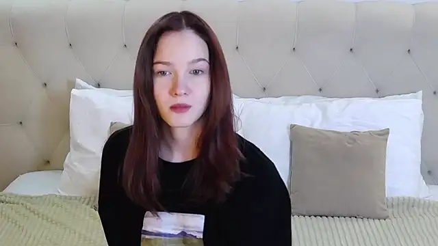 MichelleRoux online show from 11/04/25, 01:26