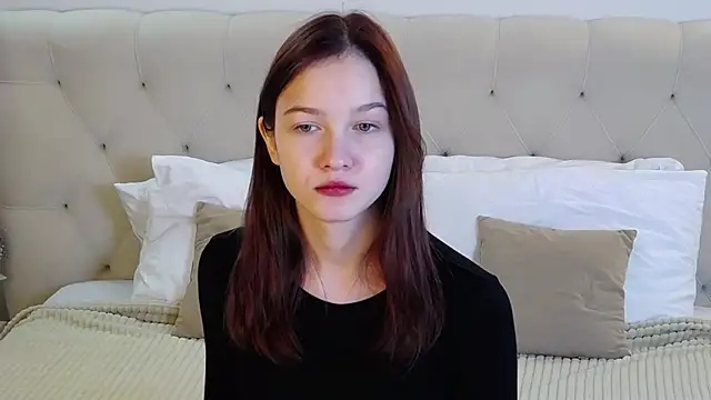 MichelleRoux online show from 11/07/25, 01:15