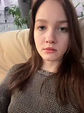 MichelleRoux online show from 12/04/25, 03:49