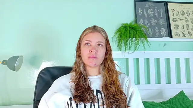 BelaMiller  online show from 10/20/25, 11:44