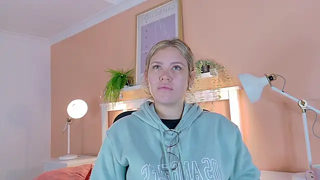 BelaMiller  online show from 10/06/25, 11:33