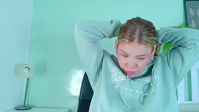 BelaMiller  online show from 10/22/25, 11:42