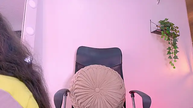 TiffValentinee  online show from 10/13/25, 07:59