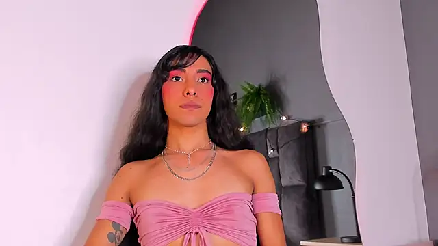 TiffValentinee  online show from 11/02/25, 12:21